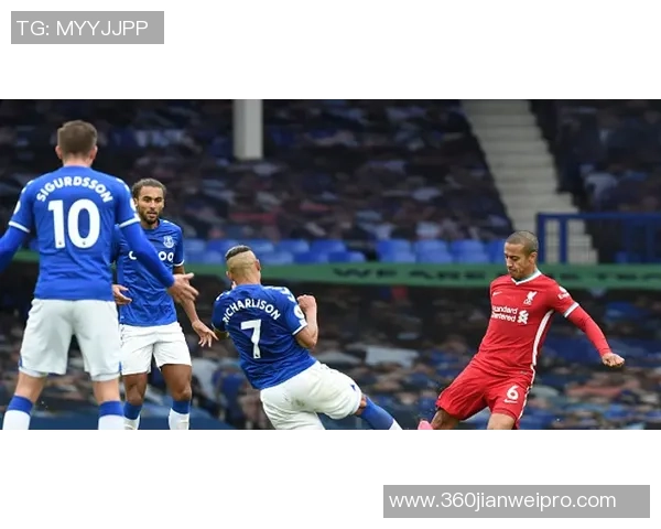 利物浦三大球星崛起之路:从默西塞德到世界之巅的荣耀之旅 利物浦三大球星崛起之路:从默西塞德到世界之巅的荣耀之旅