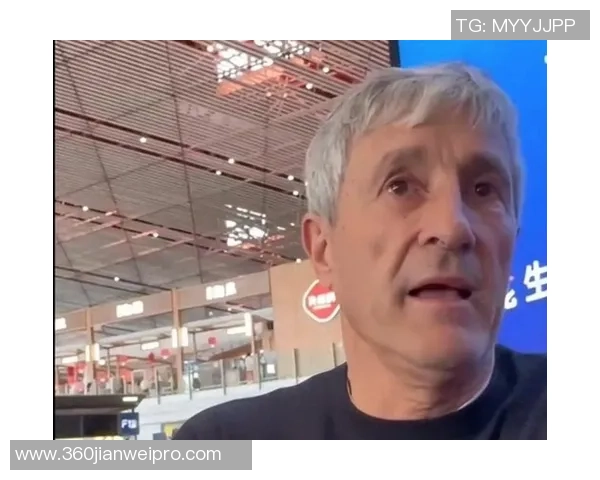 哪位世界级足球球星近期现身北京引发球迷热议与广泛关注 哪位世界级足球球星近期现身北京引发球迷热议与广泛关注